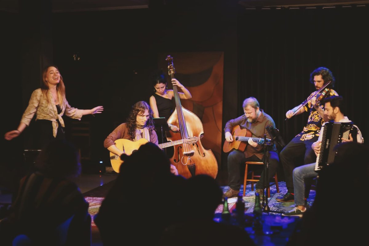 Junon Sextet & L'Expérience Jazz Manouche [FRA]