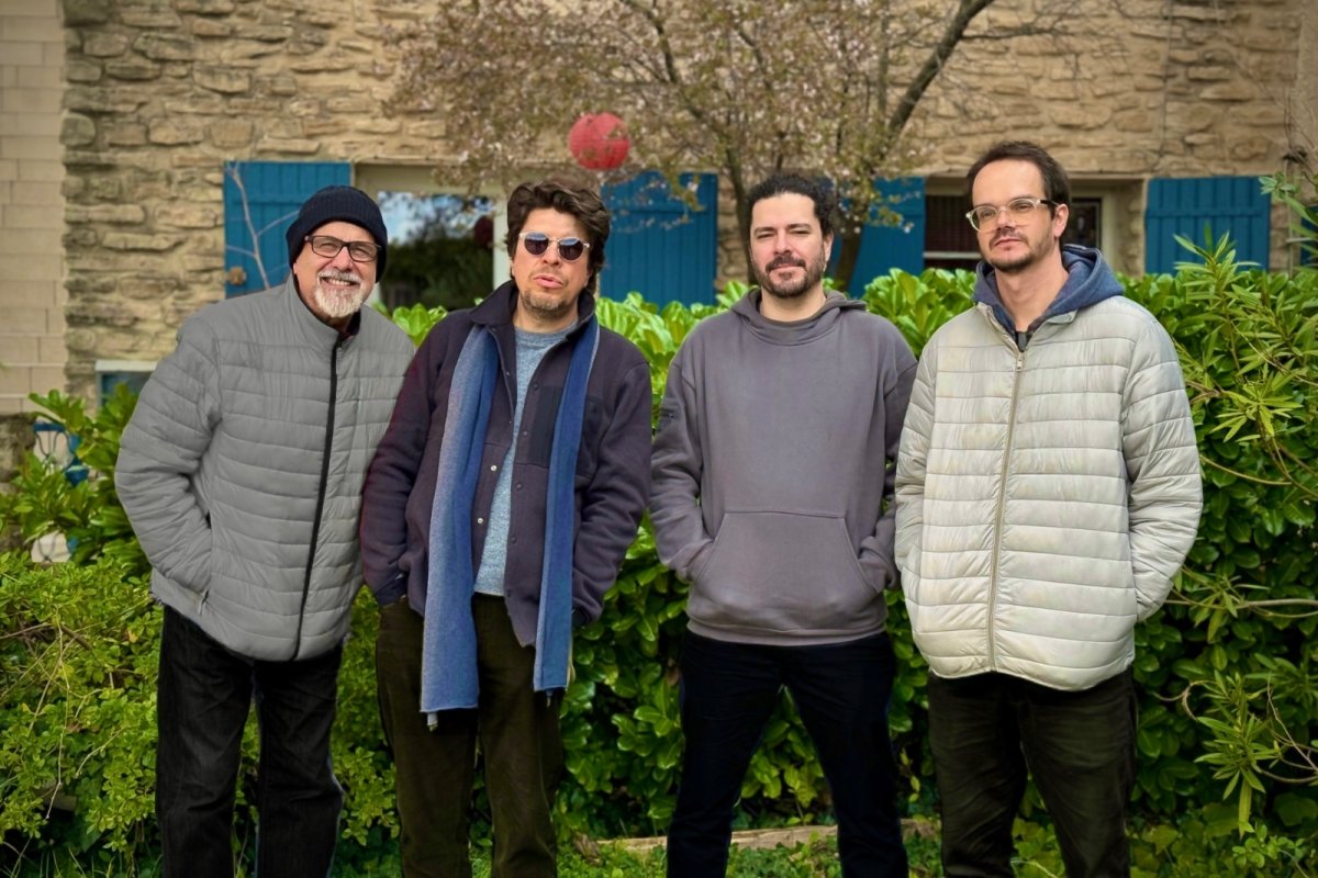 Tempo das Cores [Edu Ribeiro, Toninho Ferragutti, Vinicius Gomes e Bruno Migotto]